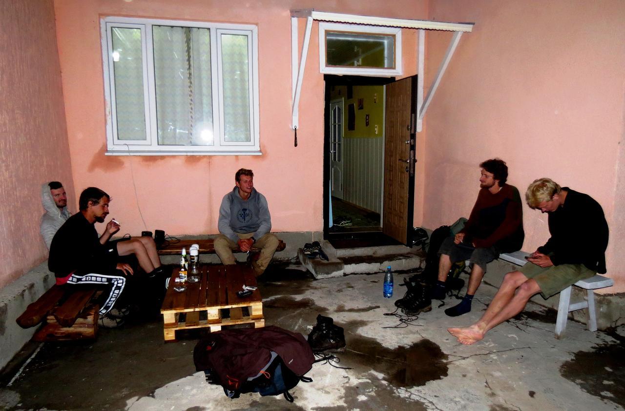 Interhouse Karakol Ostello Esterno foto
